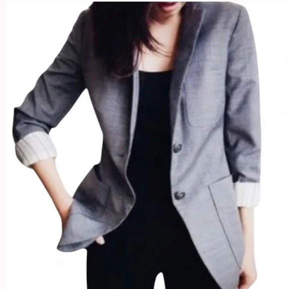 Aritzia Exeter boyfriend blazer in grey lined featured cuffs size 4 - Picture 1 of 10